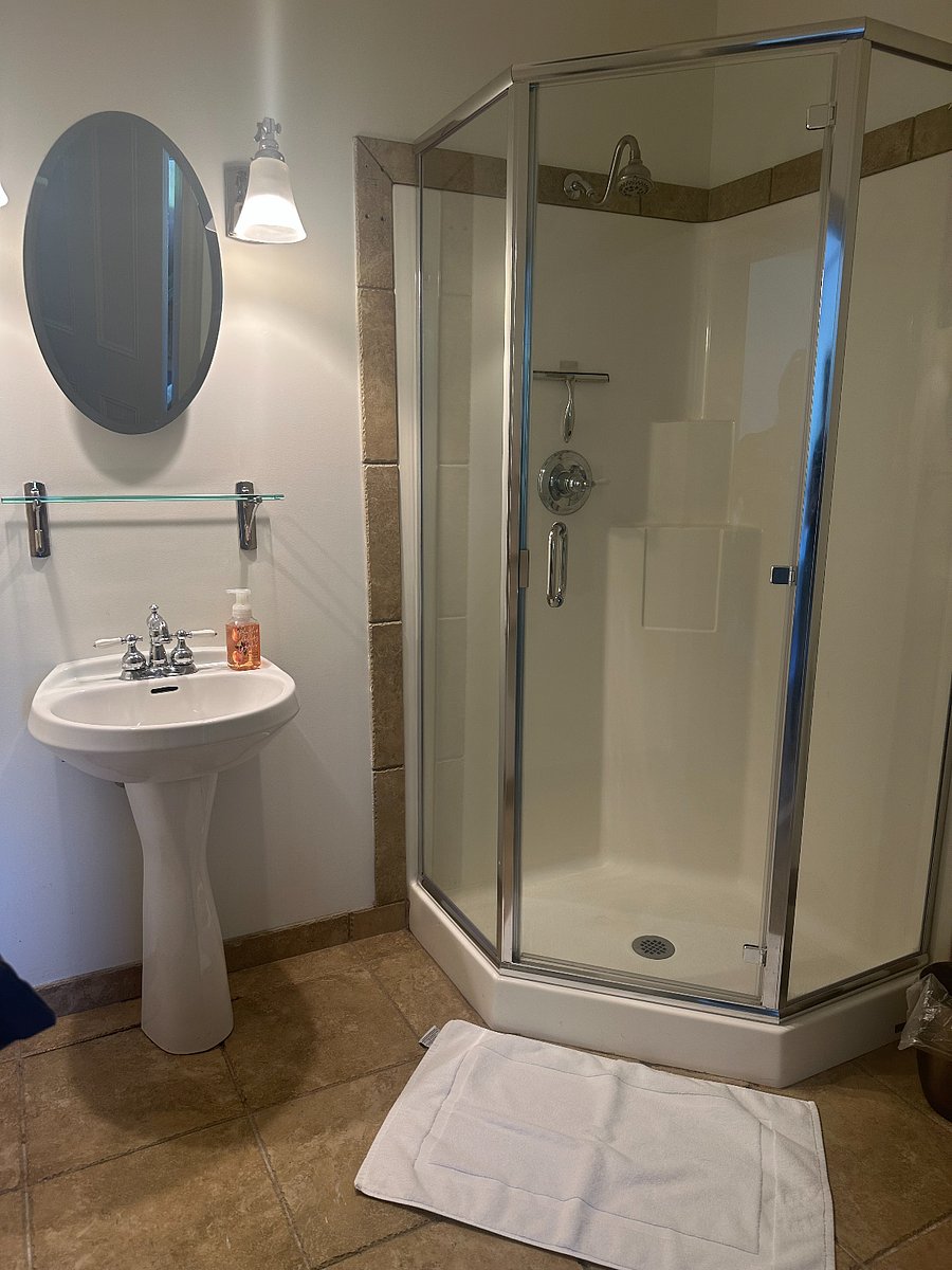 Bathroom image