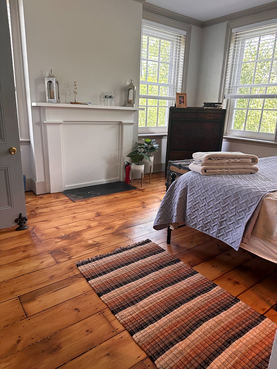 Bedroom image