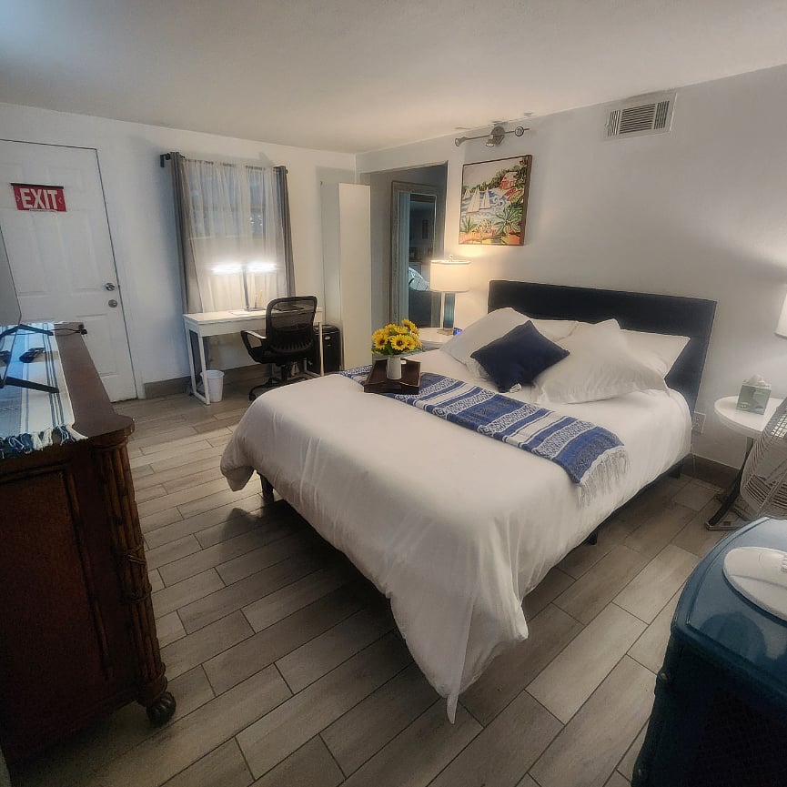 Queen bedroom suite