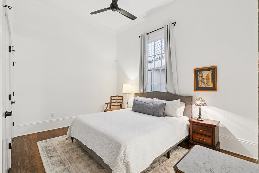Guest room, king bed, has jack & jill bathroom attached