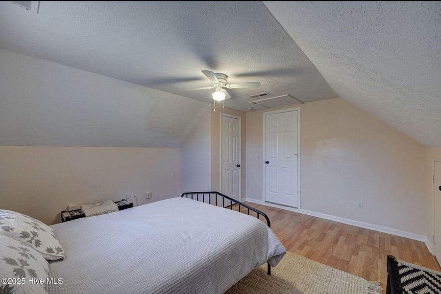 Bright and comfortable bedroom, a restful space for one or two guests to recharge