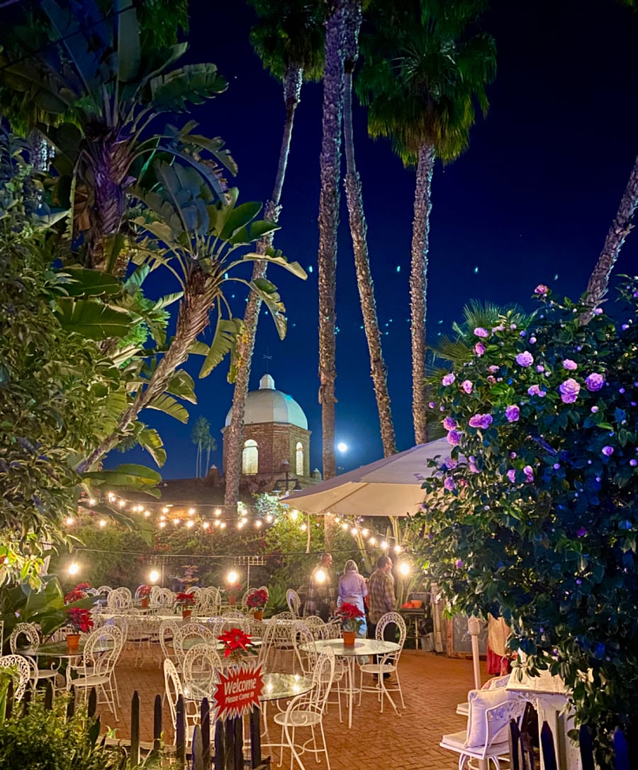 10 minute walk to Train Station, Historic Old Town restaurants, shopping, and entertainment