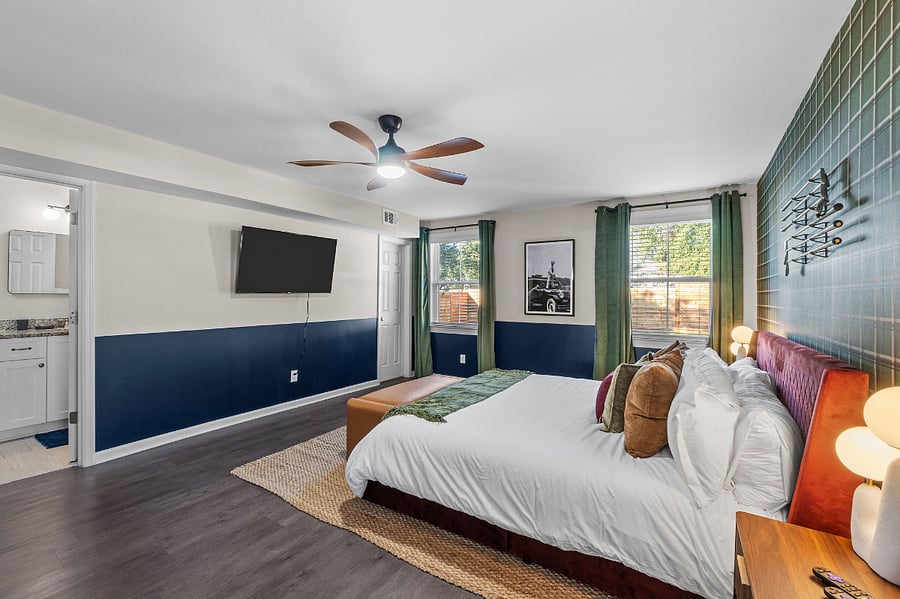 Bedroom 1 - en suite