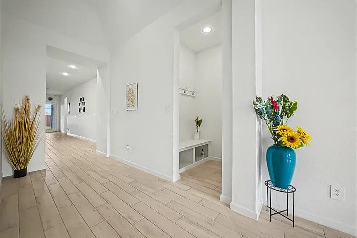Furnished Finder property 952813_1 photo 9