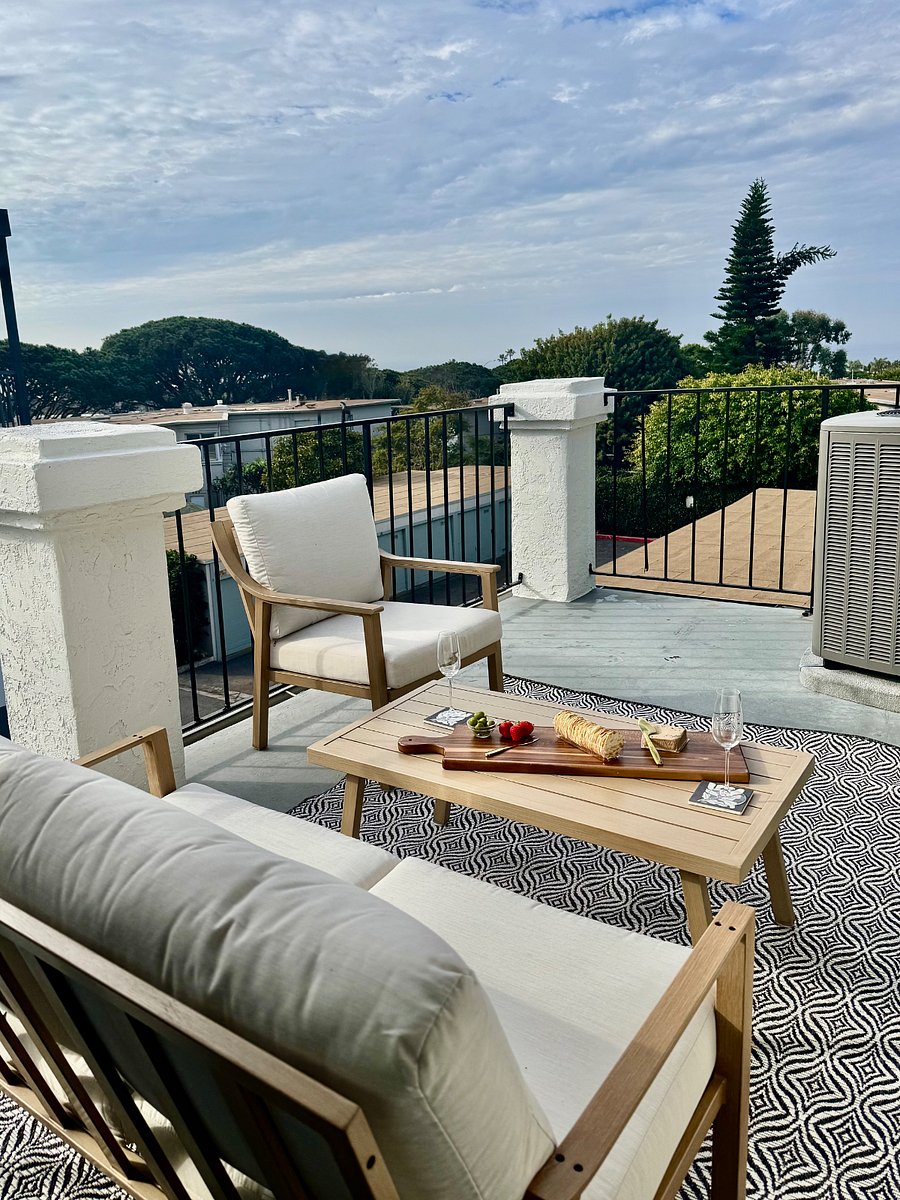 1 of 2 balconies. This one has ocean views