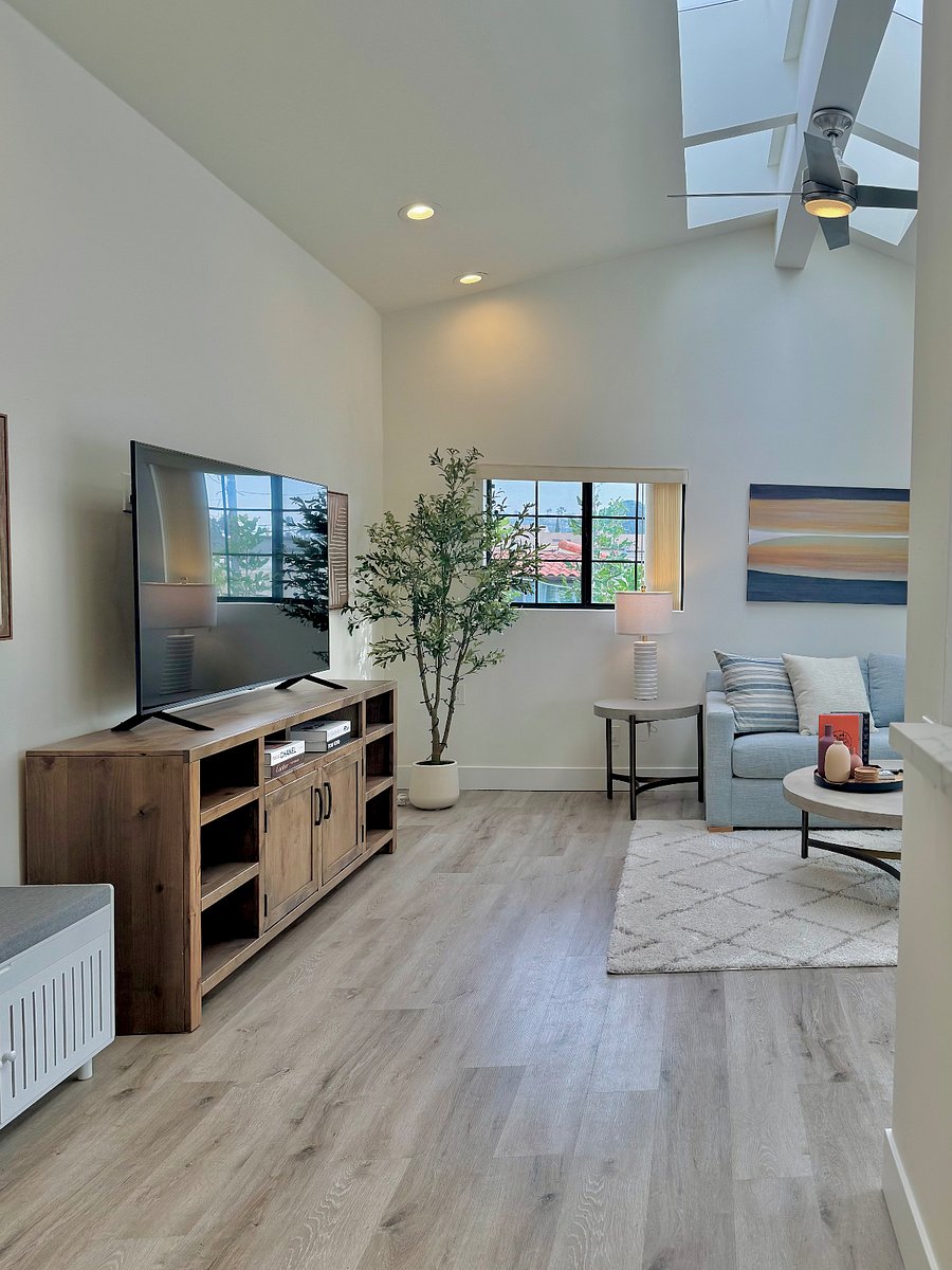 Large, bright, airy rooms. Soak up the ocean air.