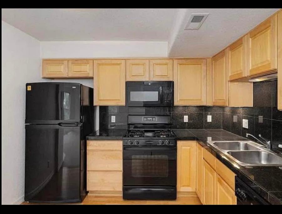 Furnished Finder property 952875_1 photo 3
