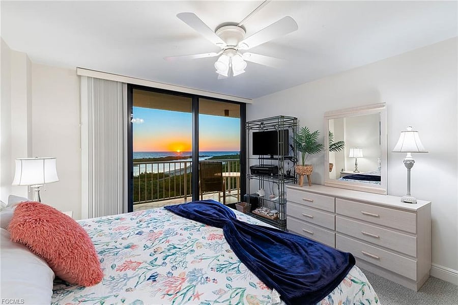 Master bedroom with king size bed