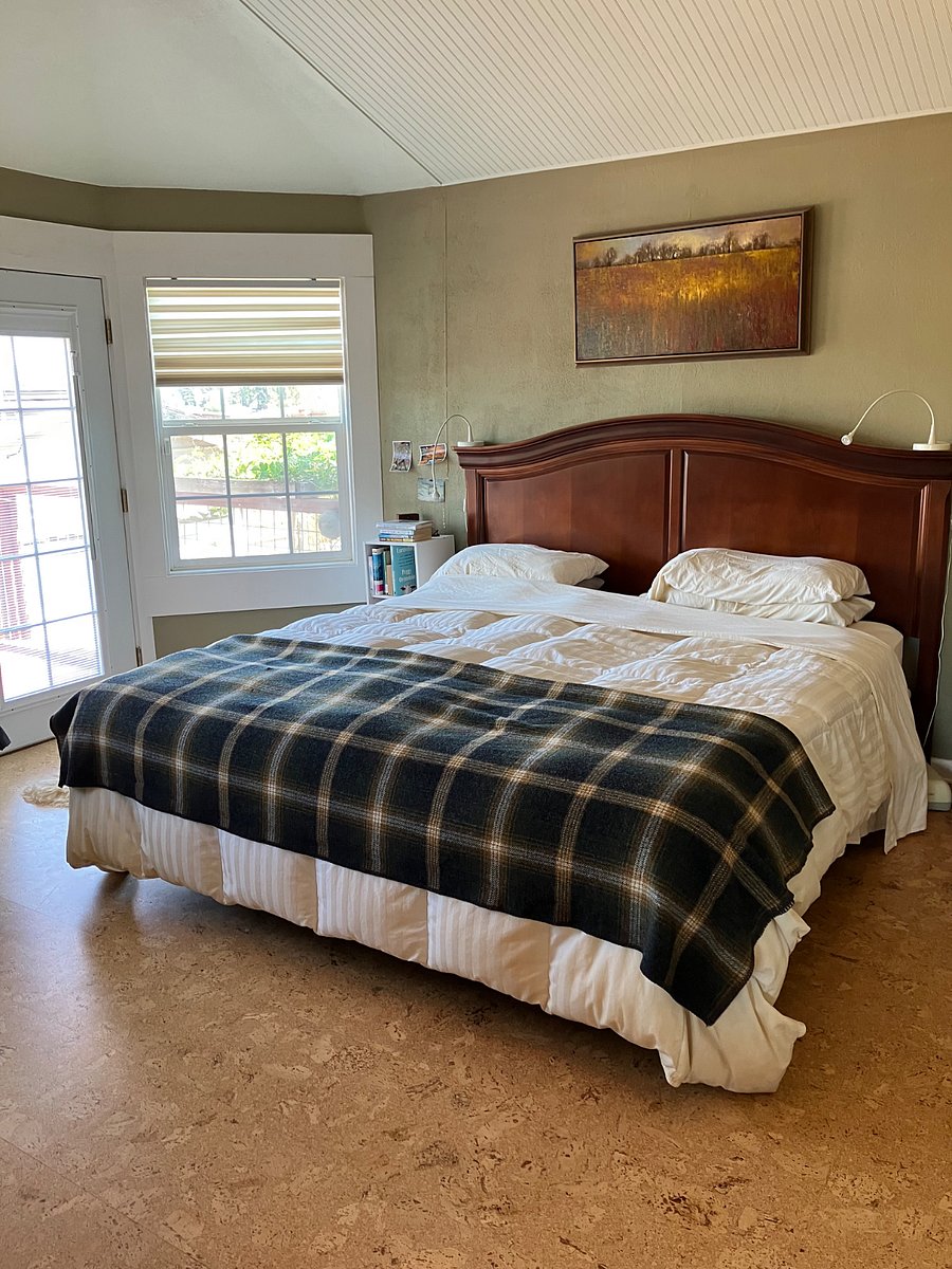 Master bed