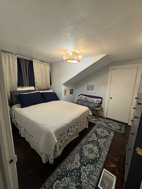 Cozy bedroom with queen bed