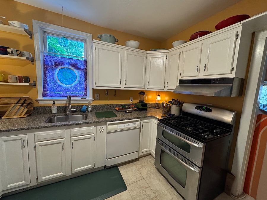 Access to full kitchen