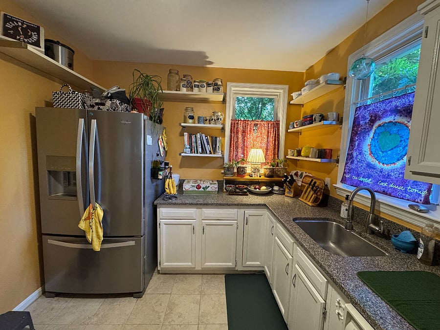 Access to full kitchen