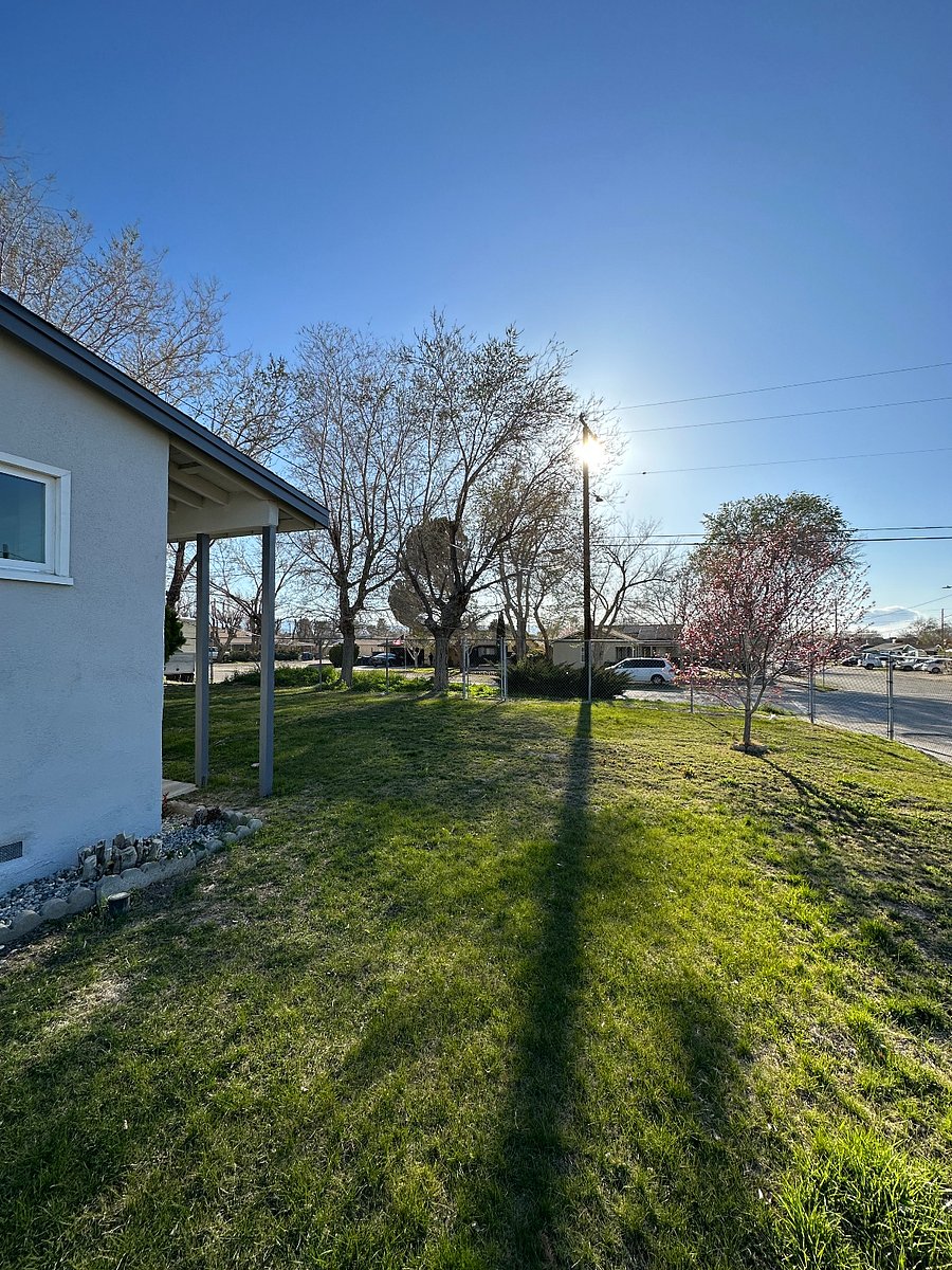 Spacious front yard with quiet residential neighborhood setting