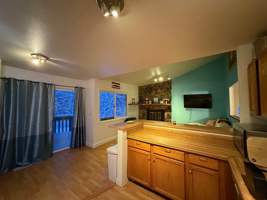 Open concept kitchen and living room area