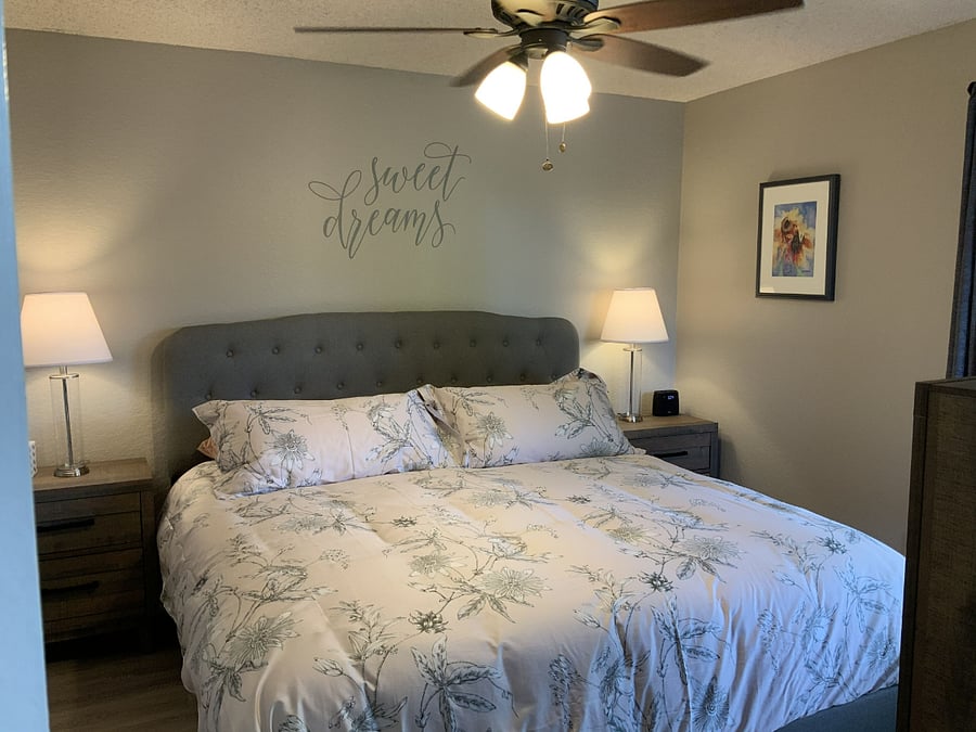 Primary bedroom - King
Firm mattress