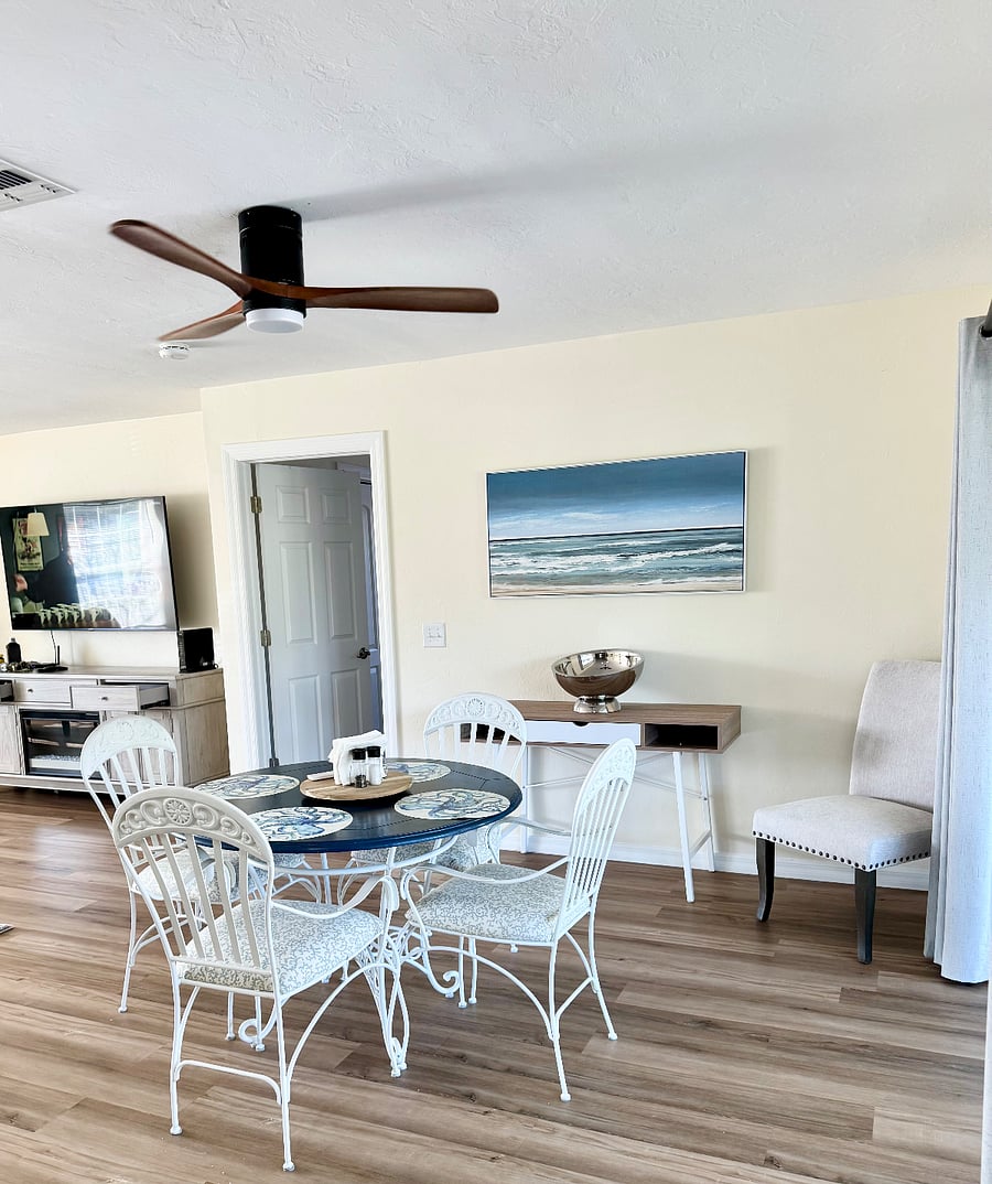 Dinette room