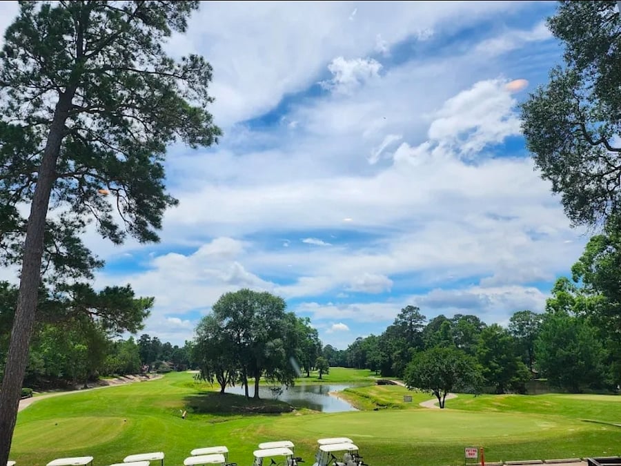 year round golf and 4 min walk from home