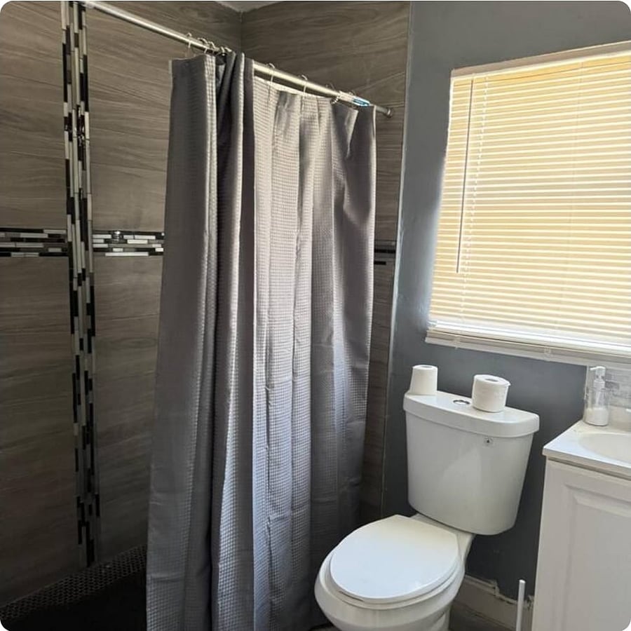 2nd Full Bathroom 