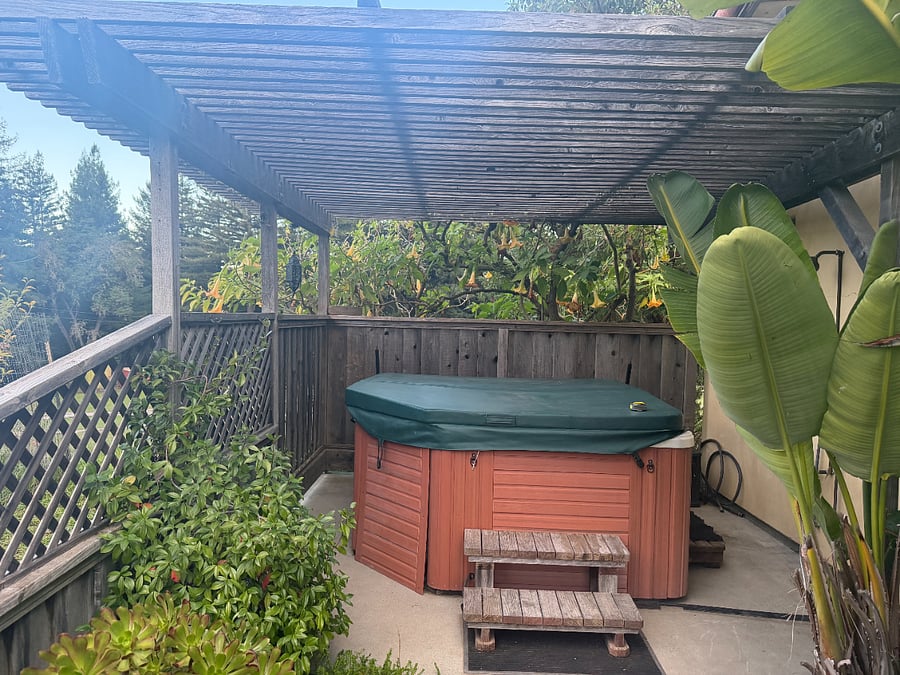 5 person Hot Tub