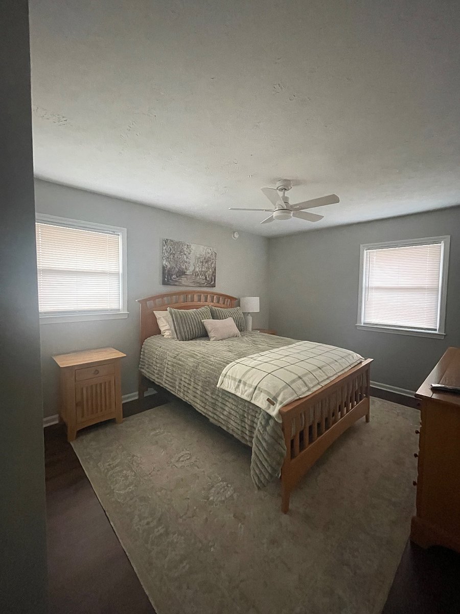 Master bedroom has updated lighting, ceiling fan, private access to the bathroom, smart TV, all bedrooms are equipped with white sound machines if you prefer them for sleep.