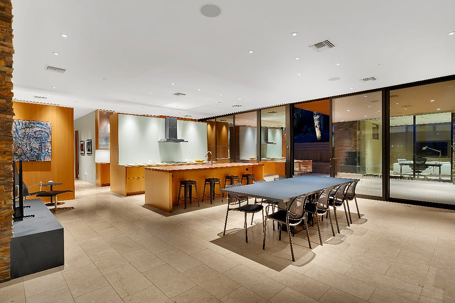 Open kitchen and dining pavilion, ideal for shared meals and long evenings that flow seamlessly outdoors.