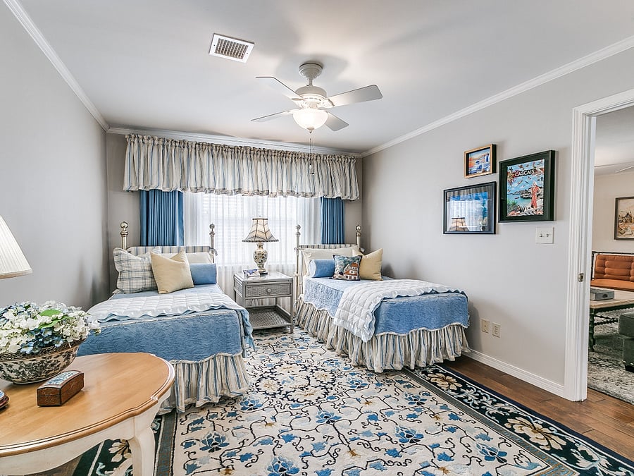 Two twin beds in 2nd bedroom with en-suite bath.