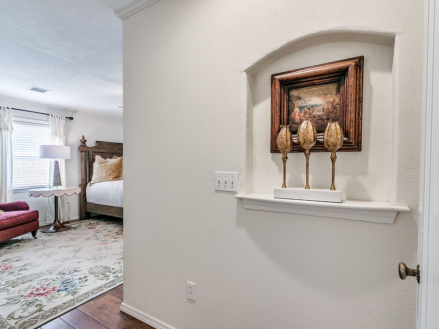 Main Bedroom suite with queen bed. Large room with en-suite bath.