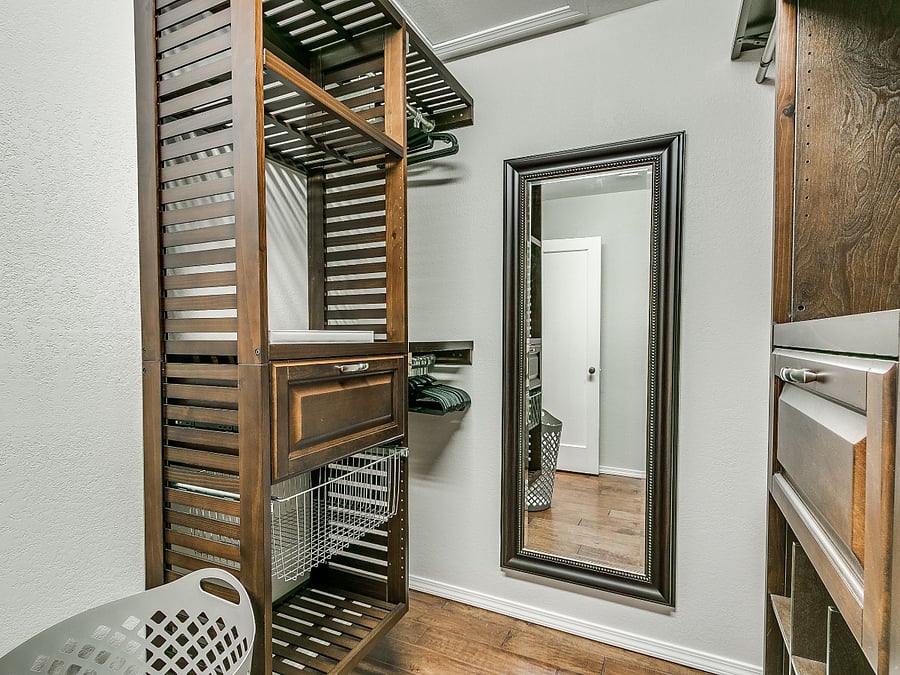 Main Bedroom Suite closet
