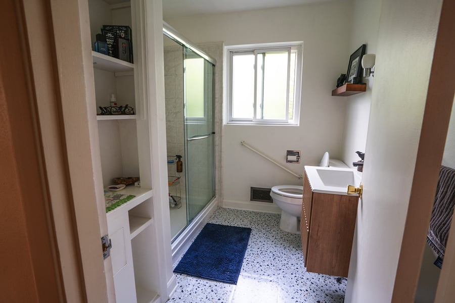 Main floor bathroom