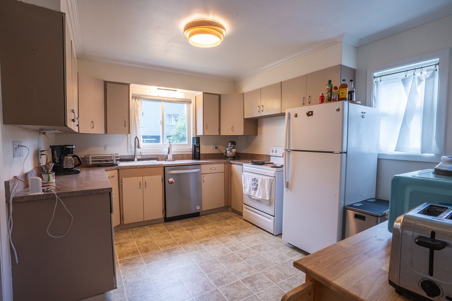 Fully stocked kitchen.