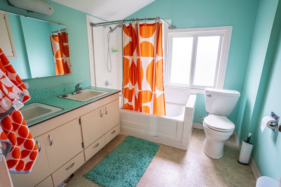 2nd floor bathroom