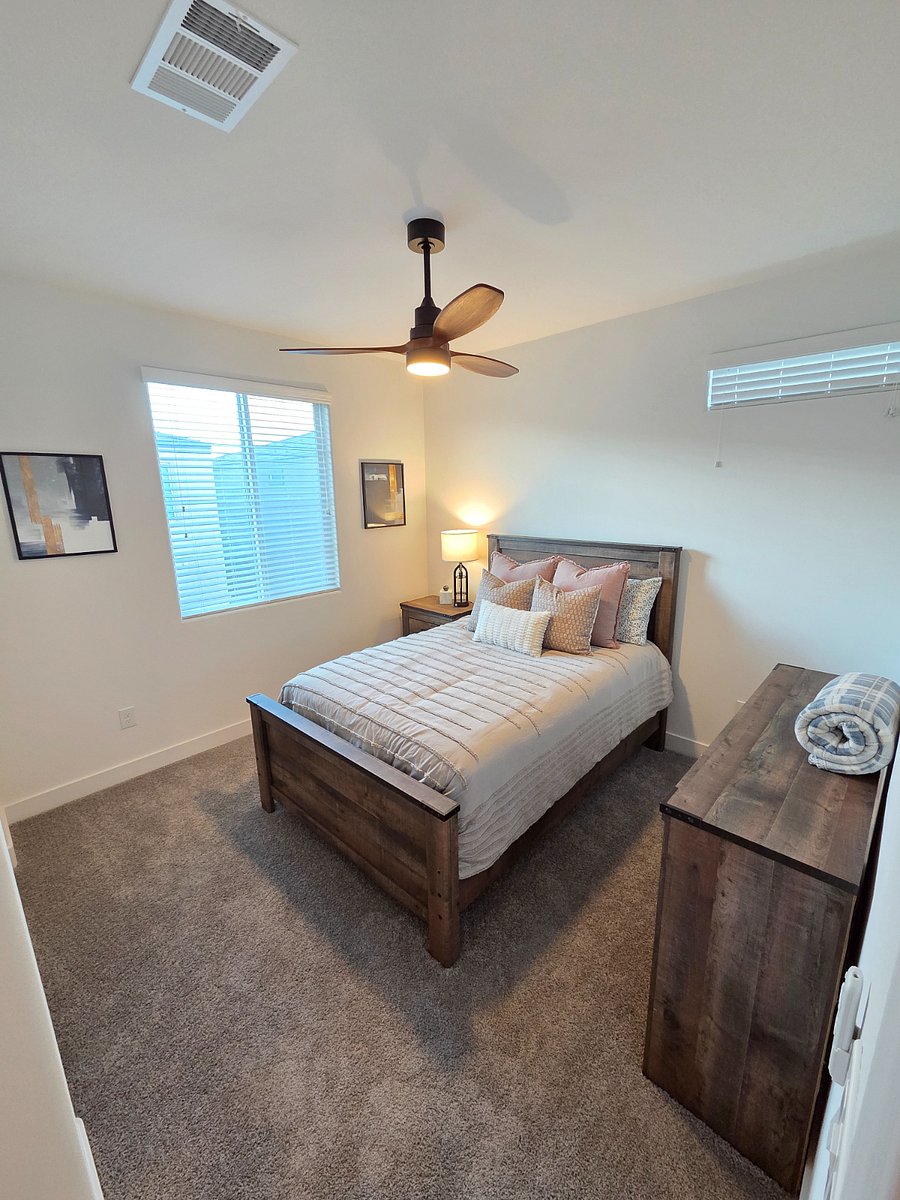 Full Bedroom 2 - Upstairs