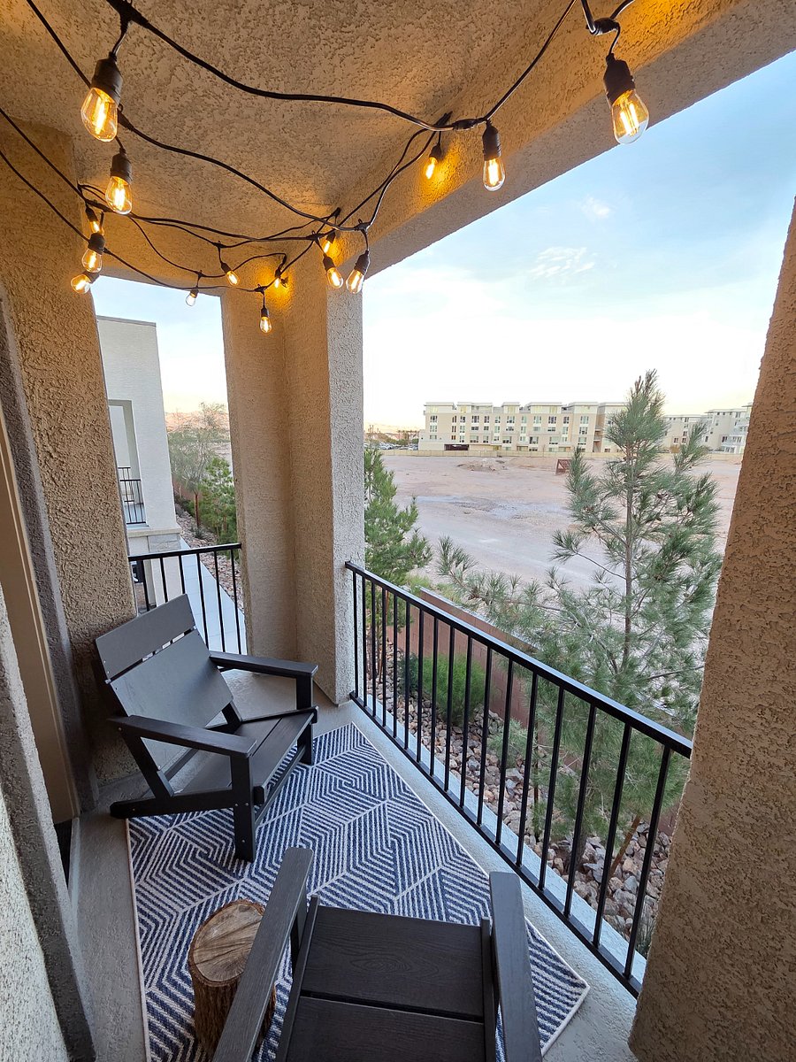 Balcony - Upstairs