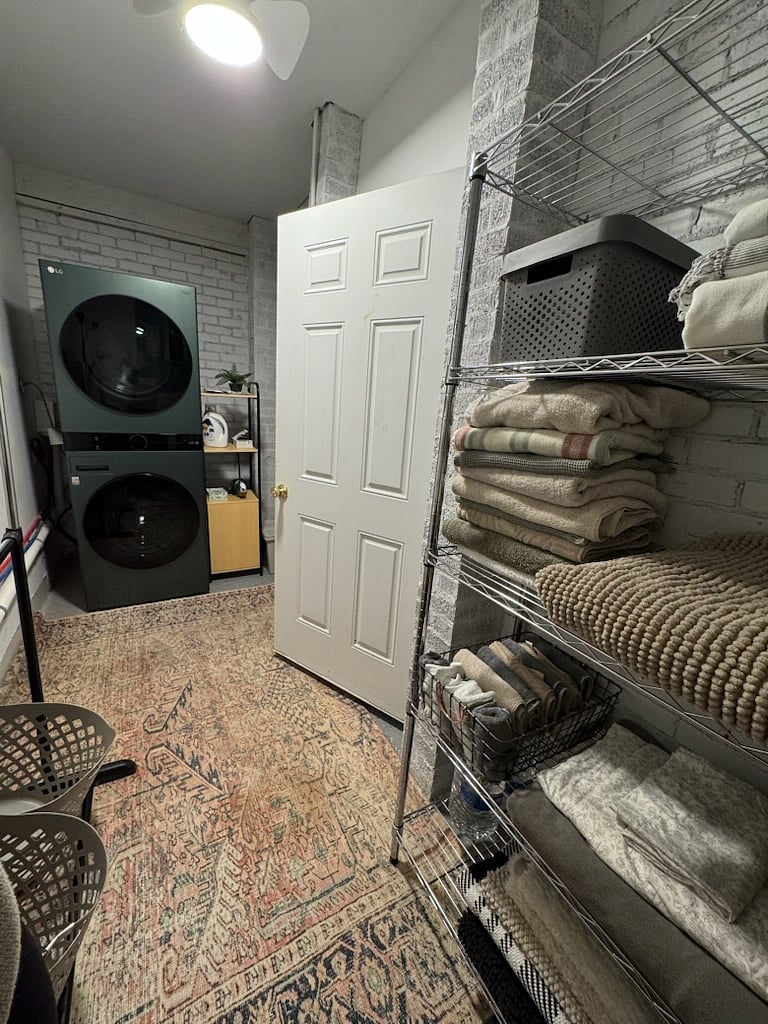 fully stocked linens in Laundry room