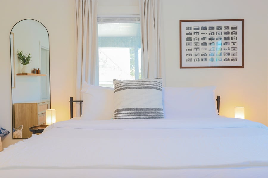 King size bed 2