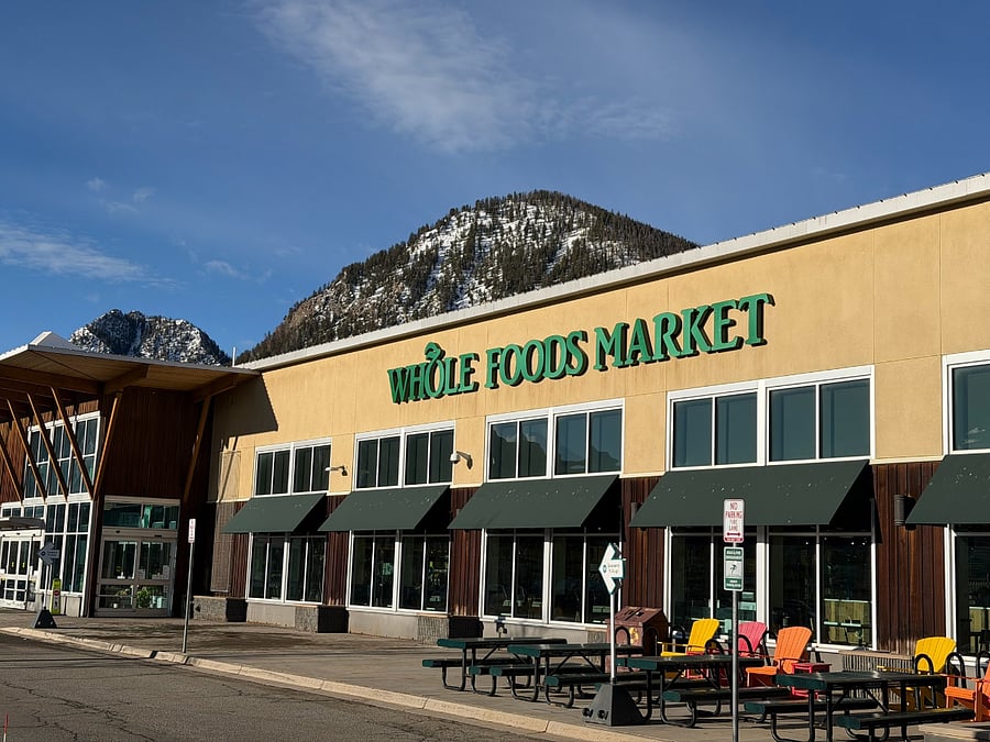 Unbeatable conveniencewalk across the street to Whole Foods