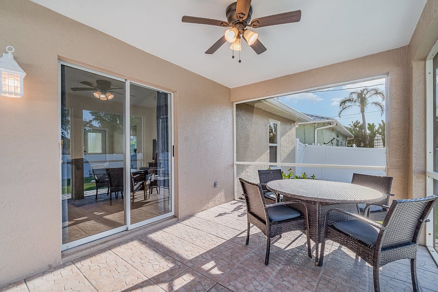 Screened-in Lanai