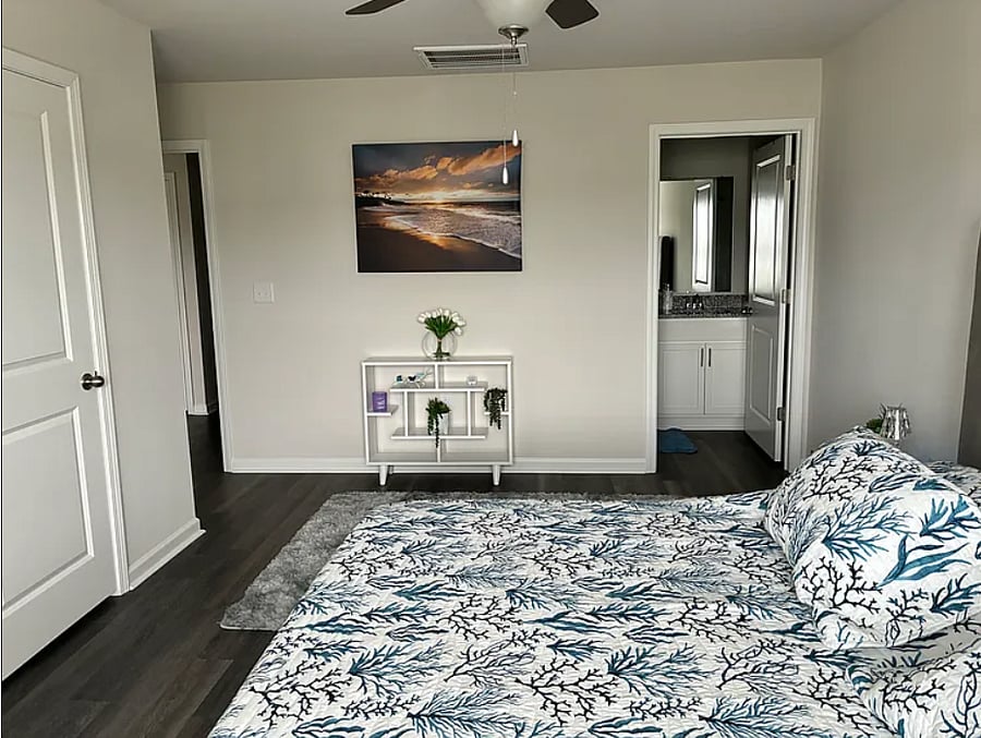 Master Suite - King Bed