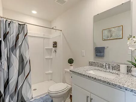Modern Bathroom with Tub/Shower Combo