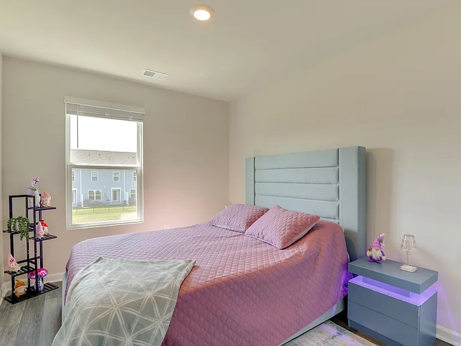 Guest Bedroom 1 - Queen Bed & Closet