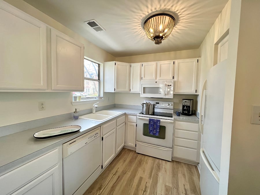 Full furnished kitchen