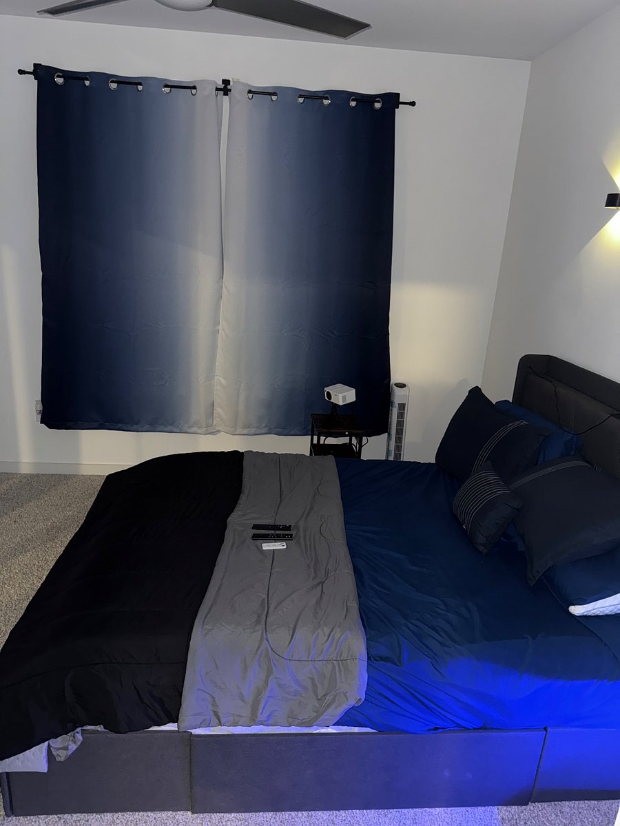 Side view of the bedroom