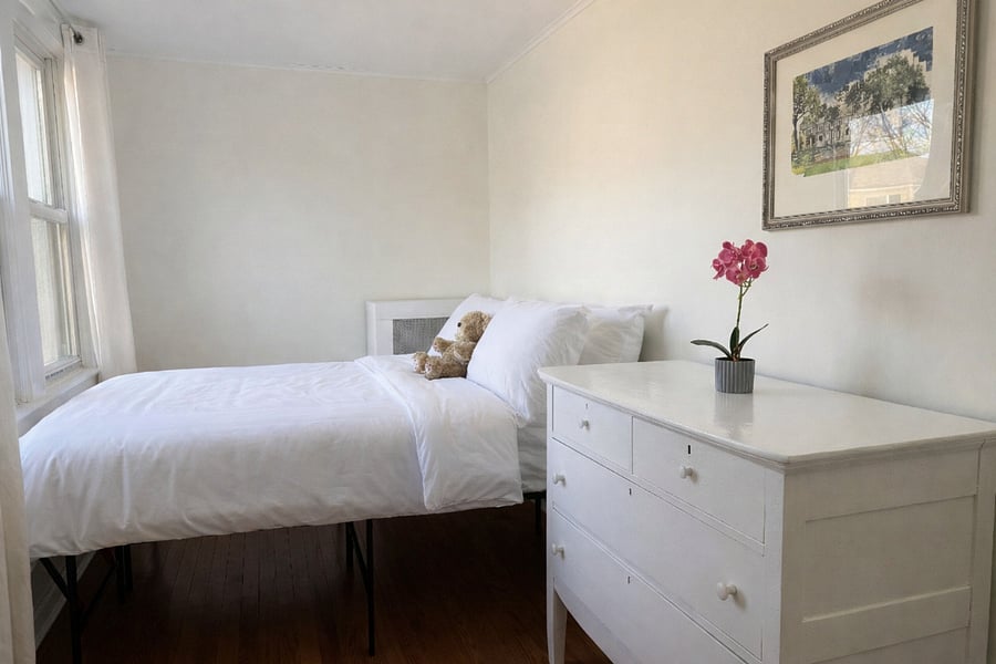 Guest Bedroom 2 - View 1