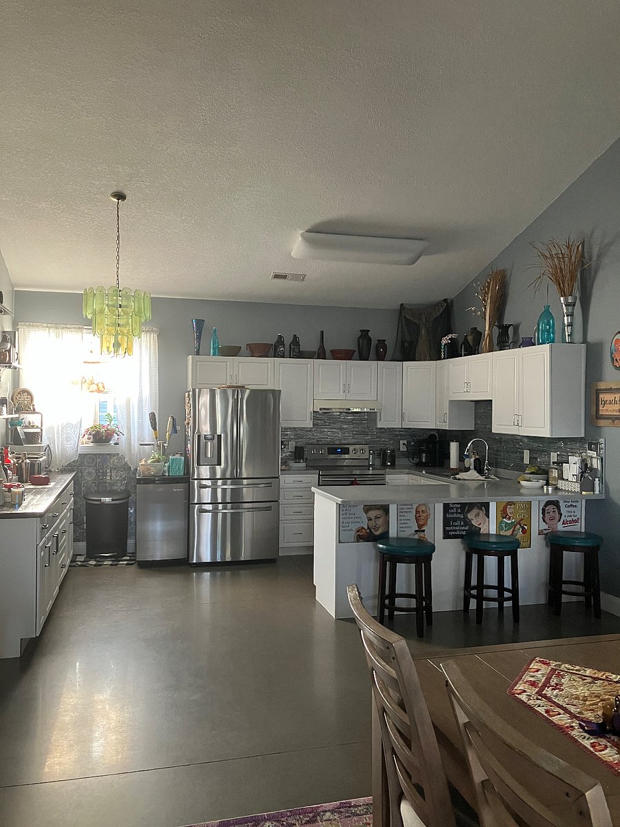 Fully stocked kitchen at your disposal