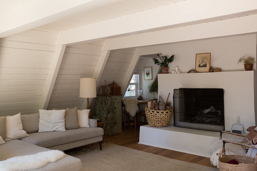 A wood-burning fireplace, perfect for cozy evenings.