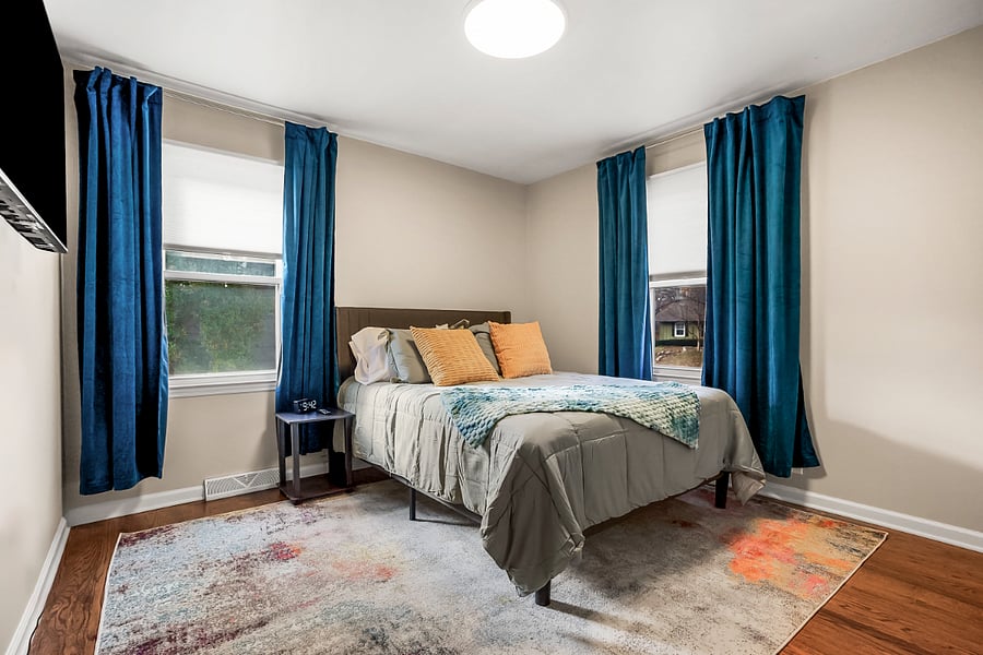 Queen bed