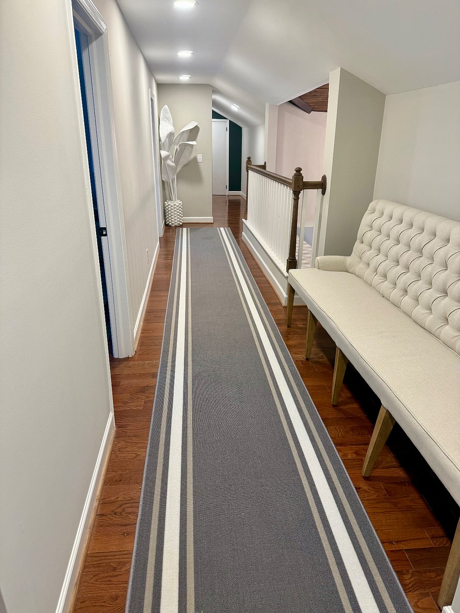 UPSTAIRS HALLWAY