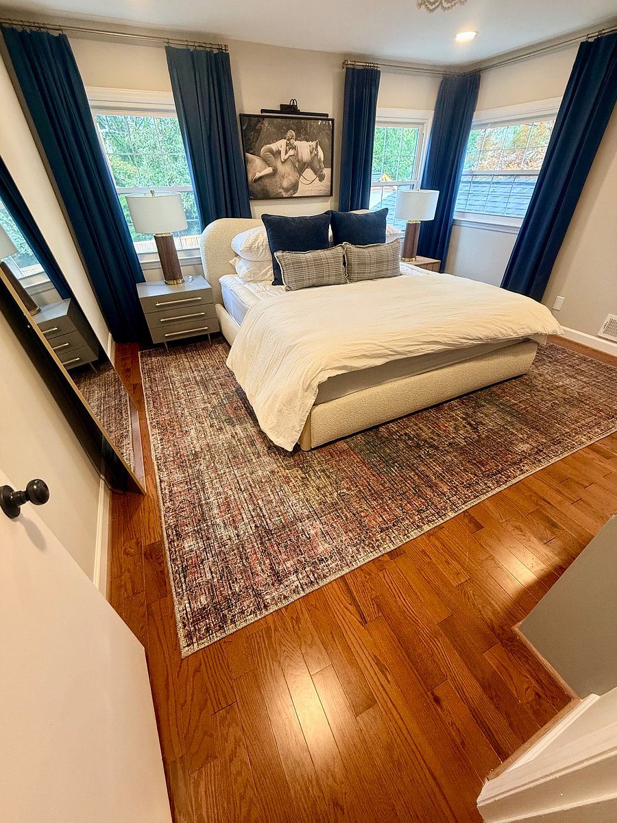 UPSTAIRS BEDROOM