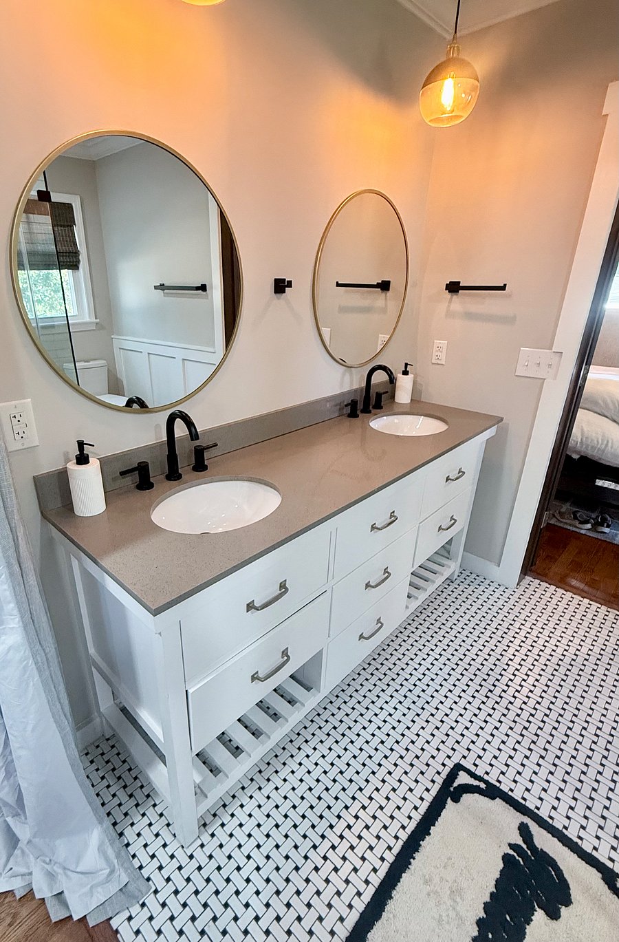Primary bathroom downstairs 