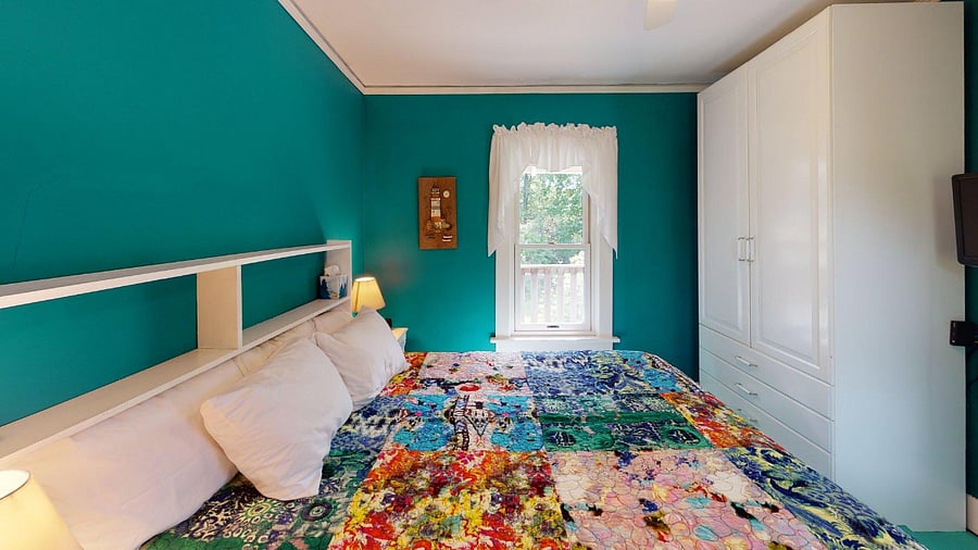 Lakeside Bedroom (Rear)
